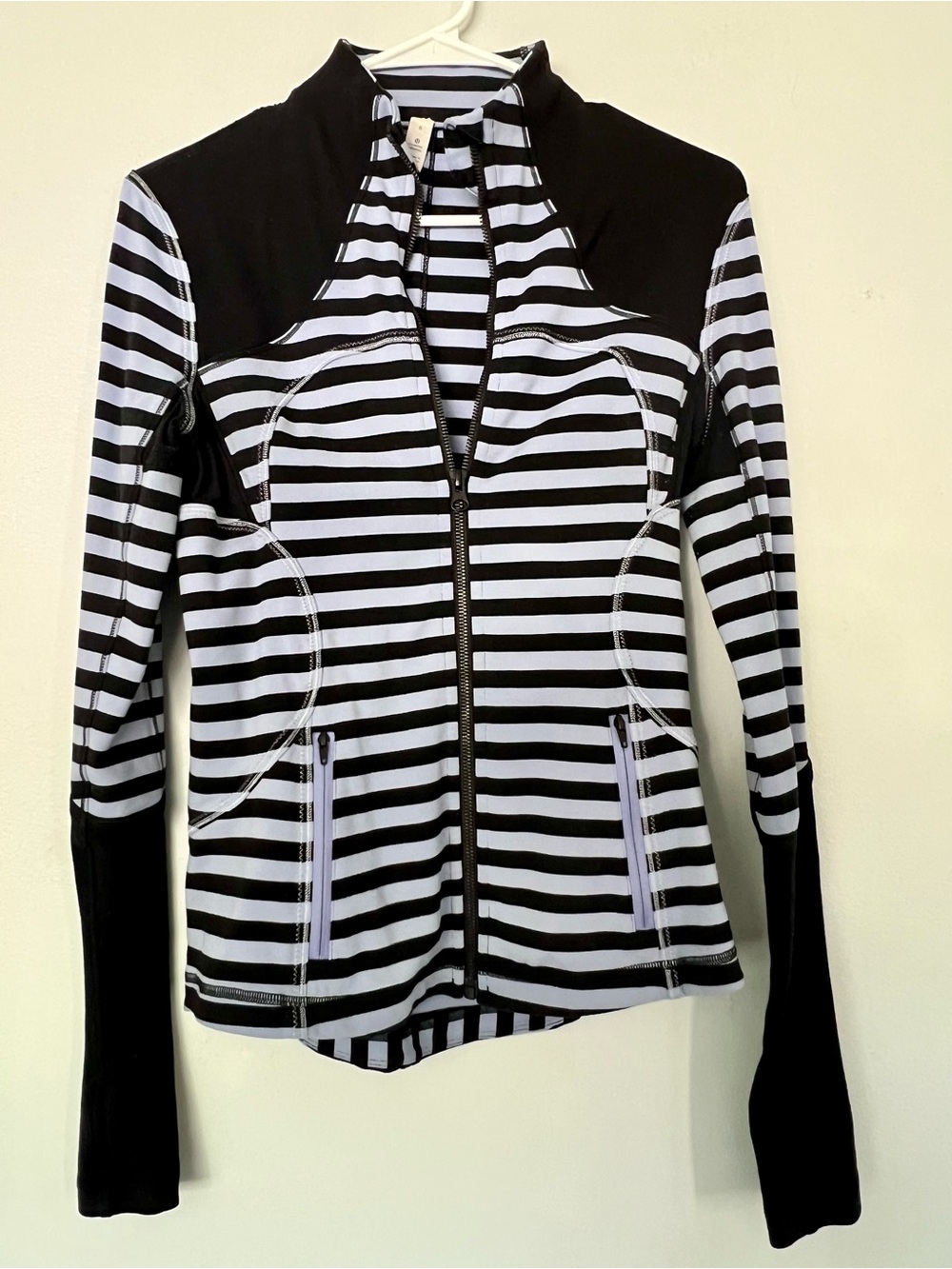 LuluLemon Athletica Size 6 Black and Purple Striped Zip-Up Jacket